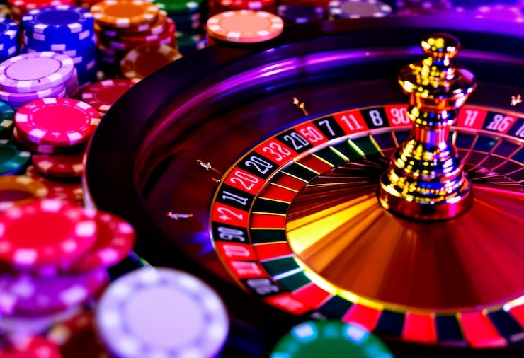 Pengguna mobile membaca panduan idnpoker